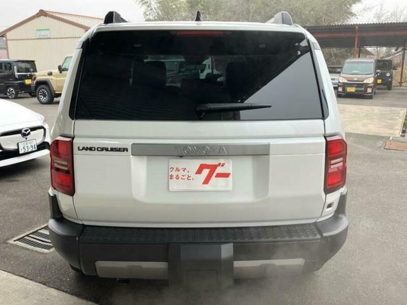 LAND CRUISER 250
