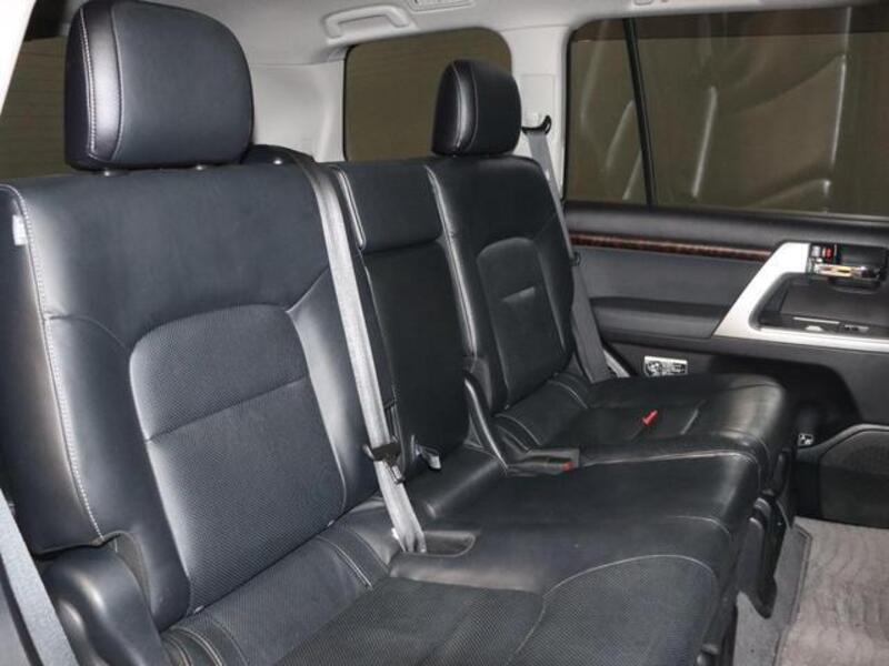 LAND CRUISER