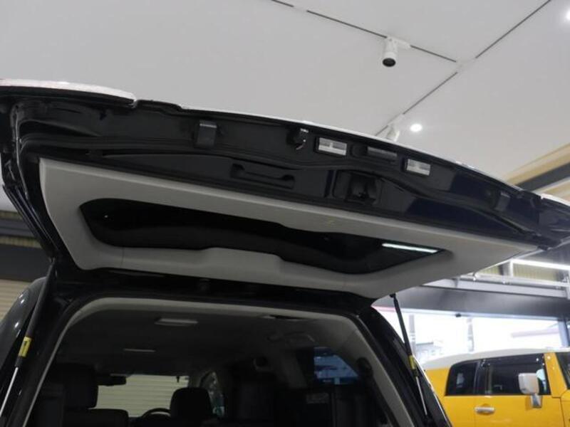 LAND CRUISER