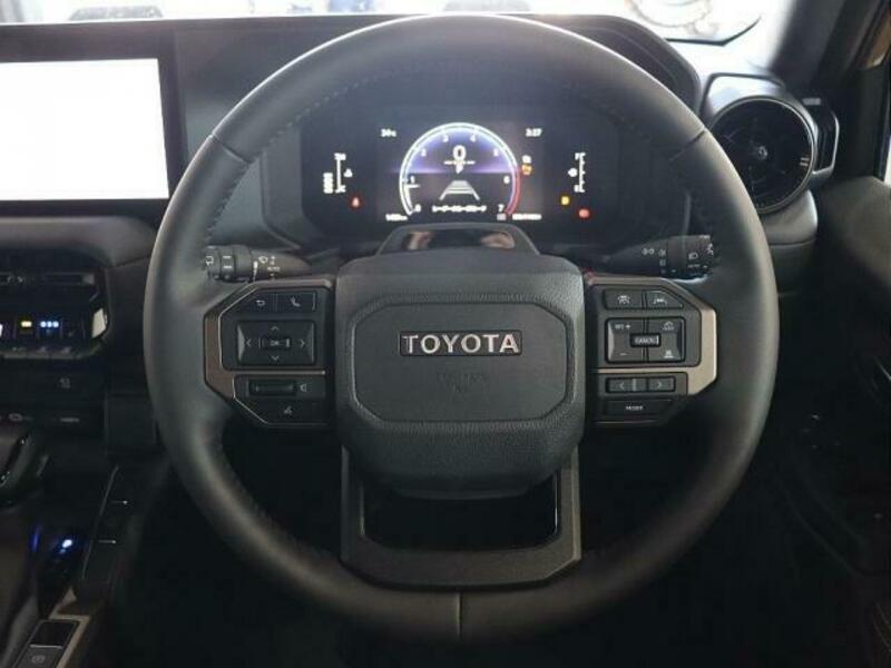 LAND CRUISER 250
