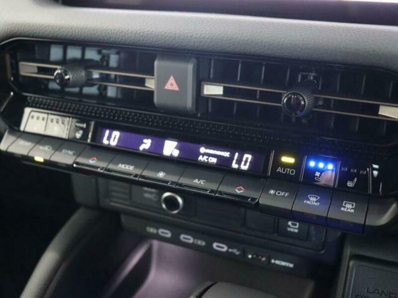 LAND CRUISER 250