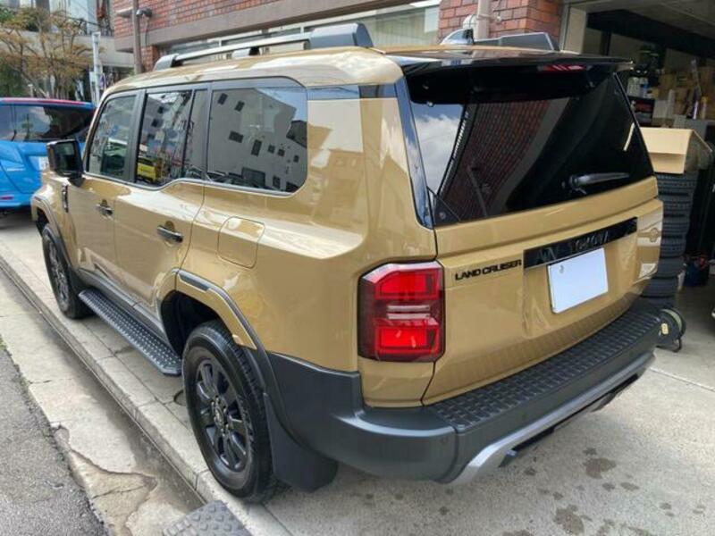 LAND CRUISER 250