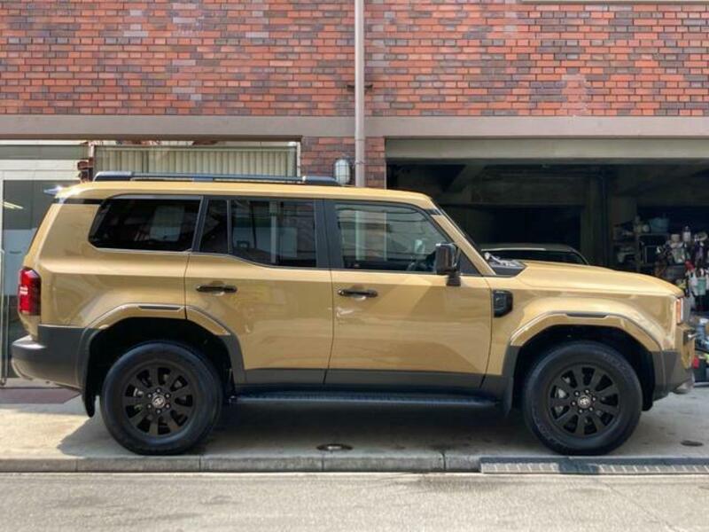 LAND CRUISER 250