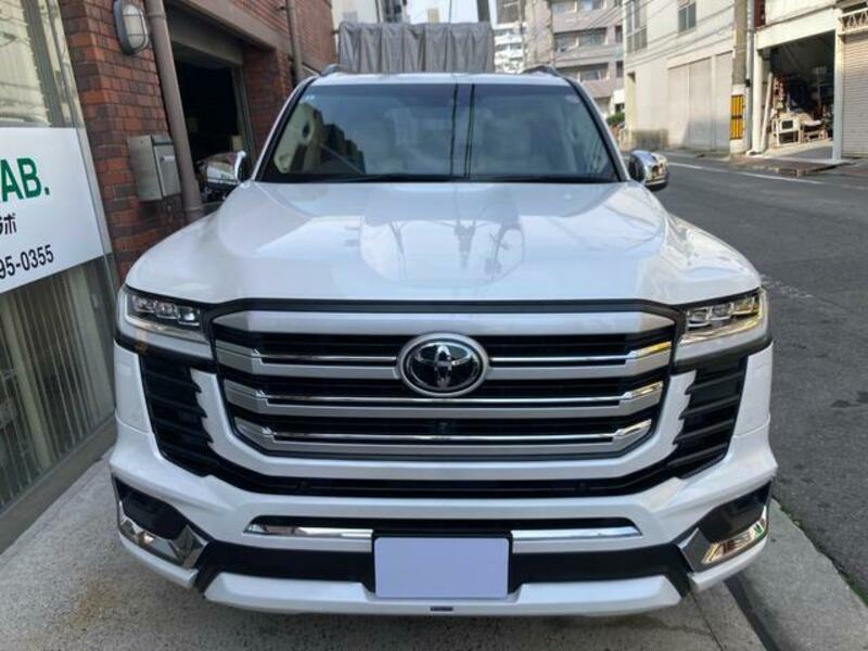 LAND CRUISER