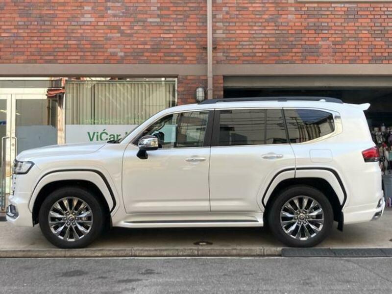 LAND CRUISER