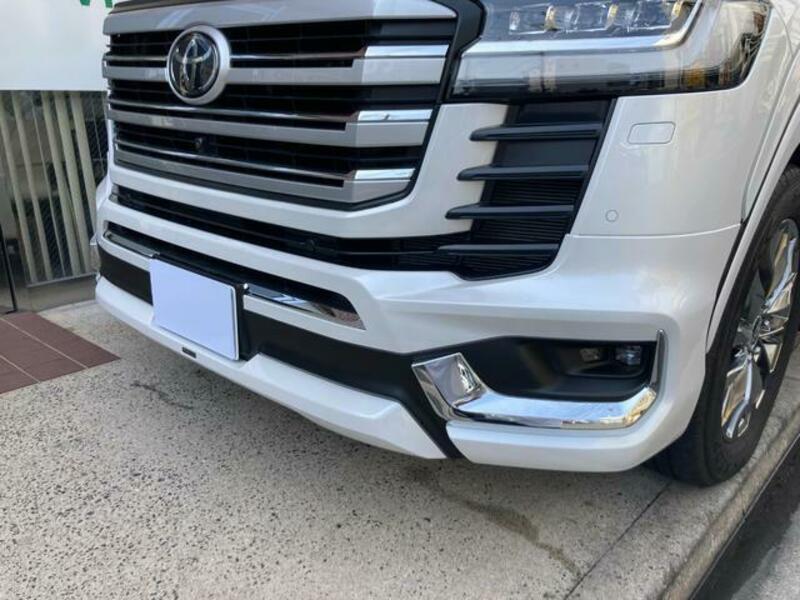 LAND CRUISER