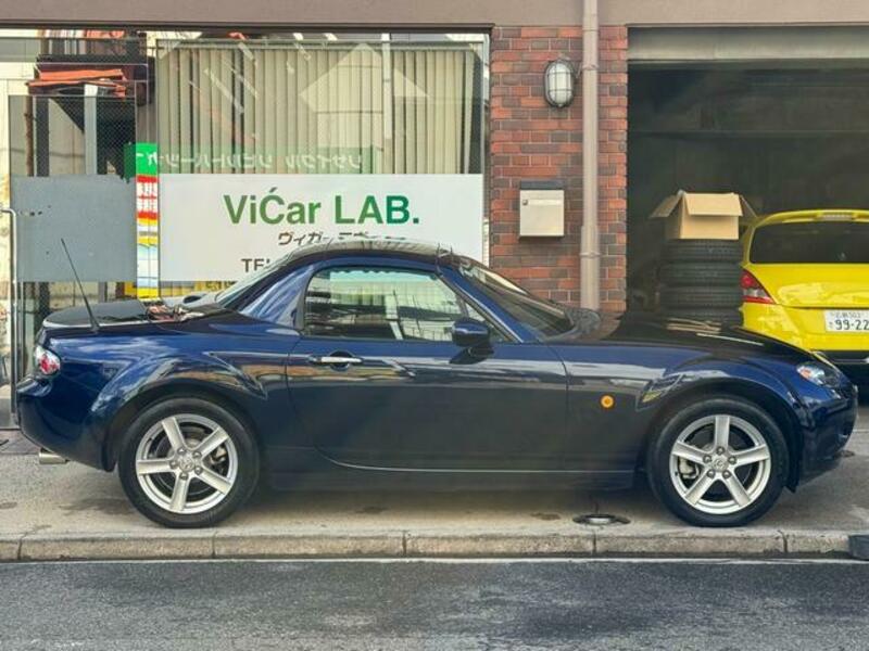 ROADSTER