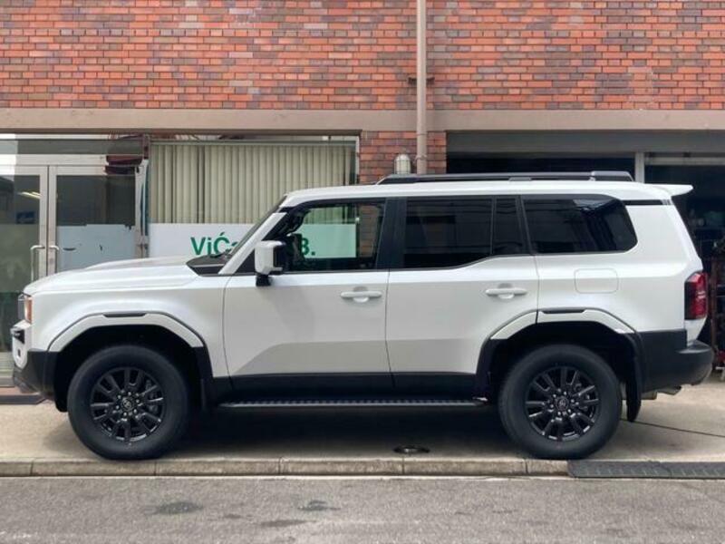 LAND CRUISER 250