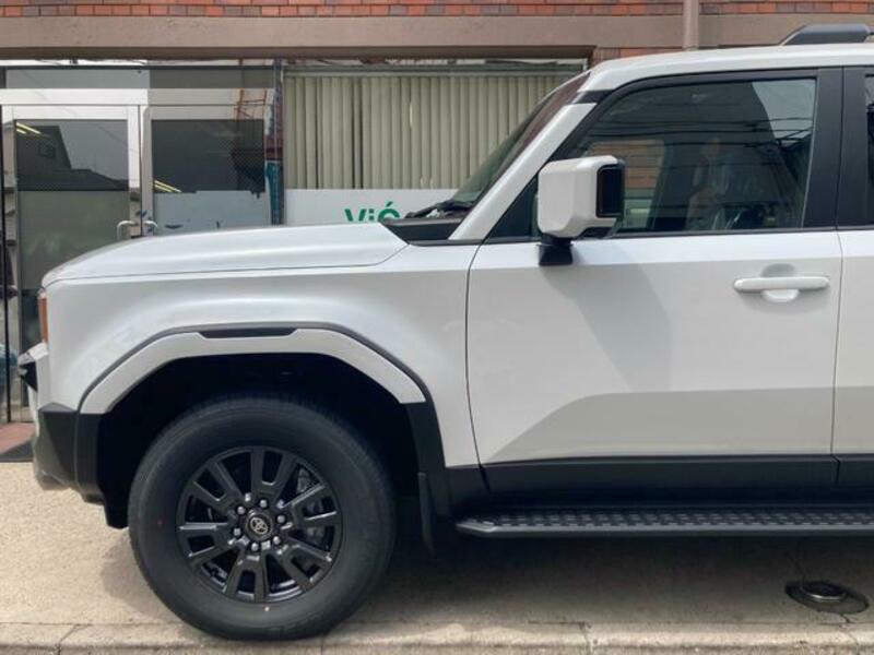 LAND CRUISER 250