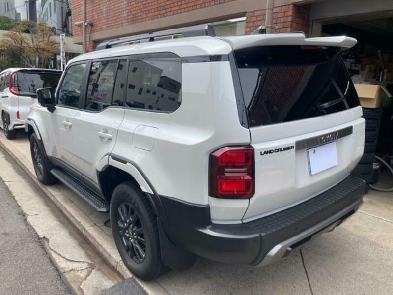 LAND CRUISER 250