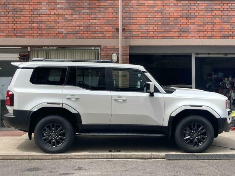LAND CRUISER 250