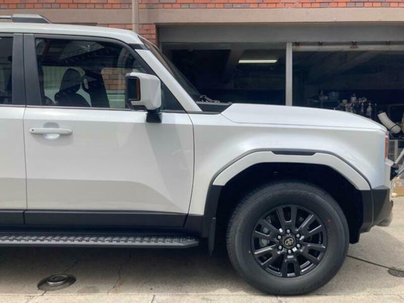 LAND CRUISER 250