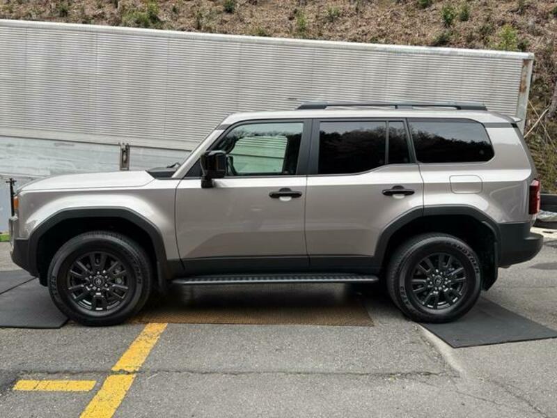LAND CRUISER 250