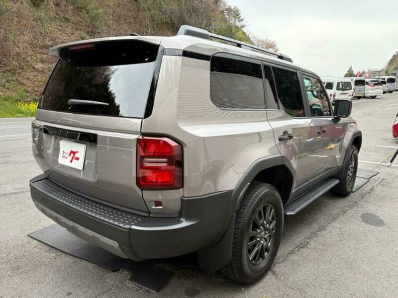 LAND CRUISER 250