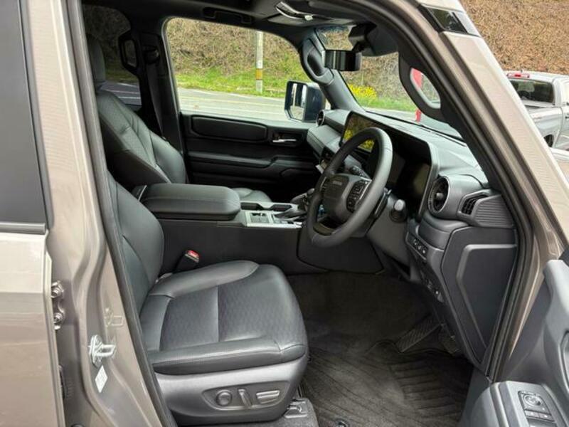 LAND CRUISER 250