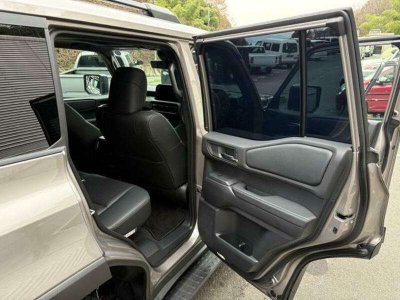 LAND CRUISER 250