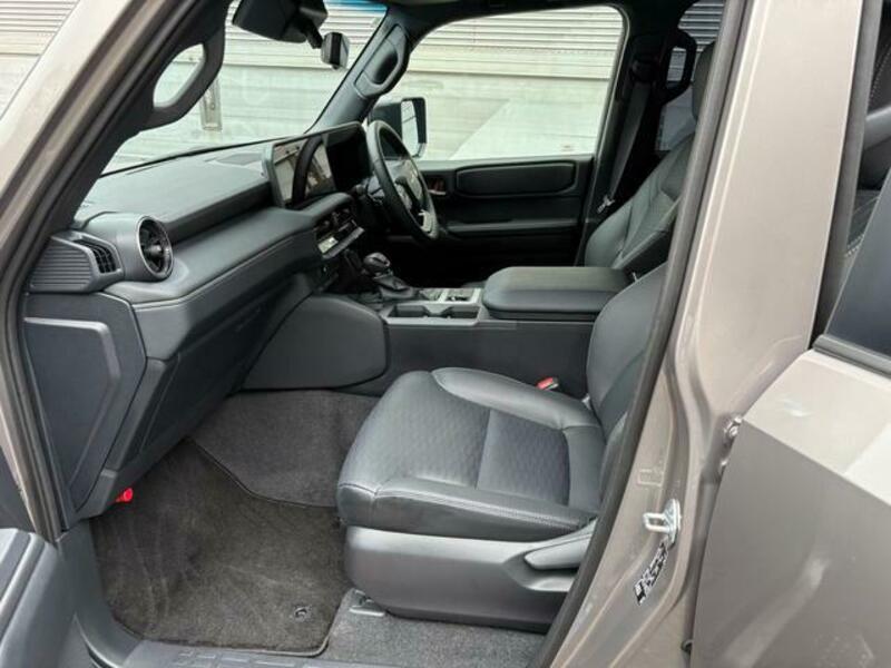 LAND CRUISER 250