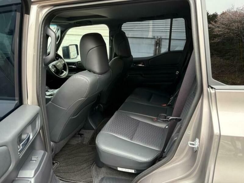 LAND CRUISER 250