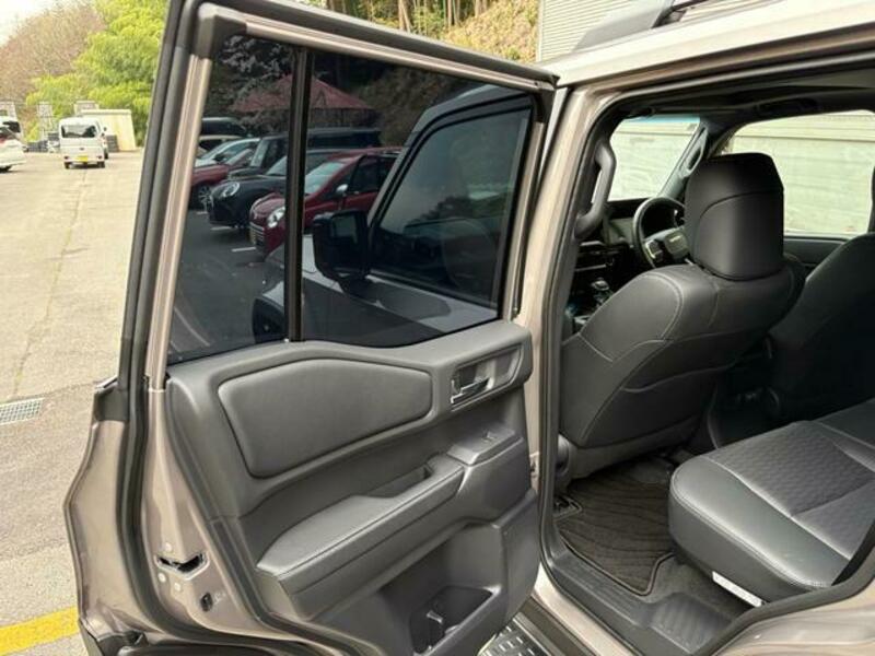 LAND CRUISER 250