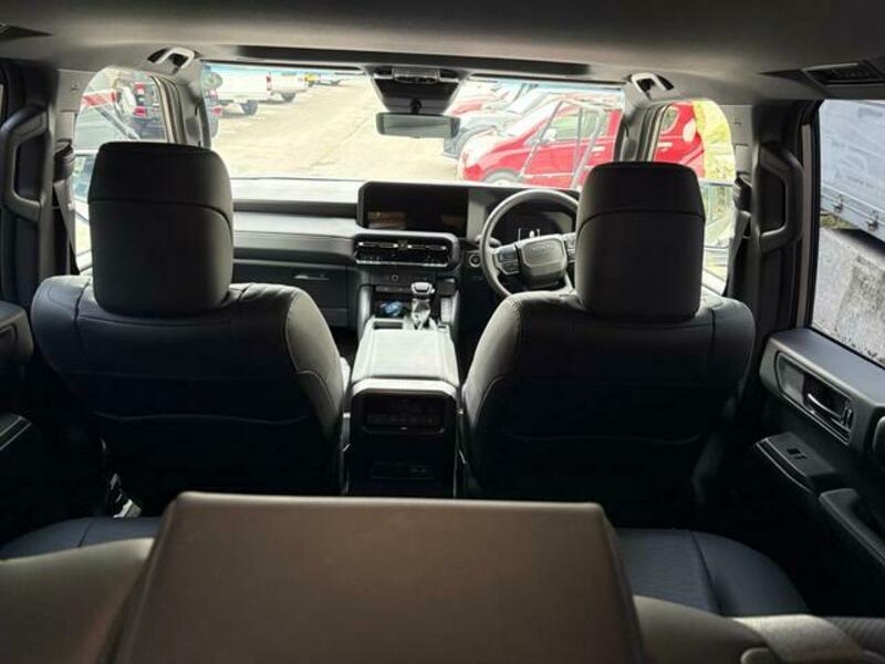 LAND CRUISER 250