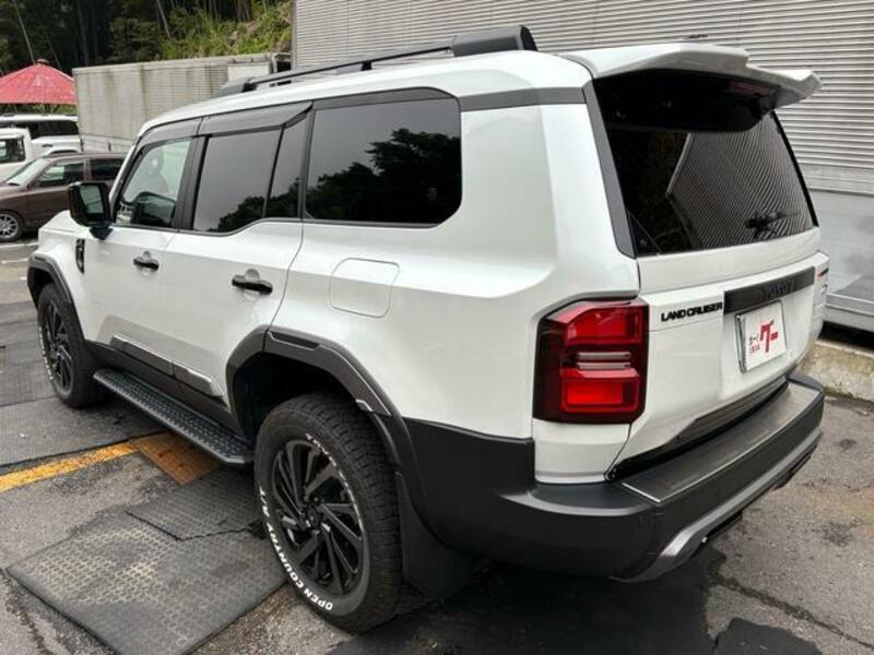 LAND CRUISER 250
