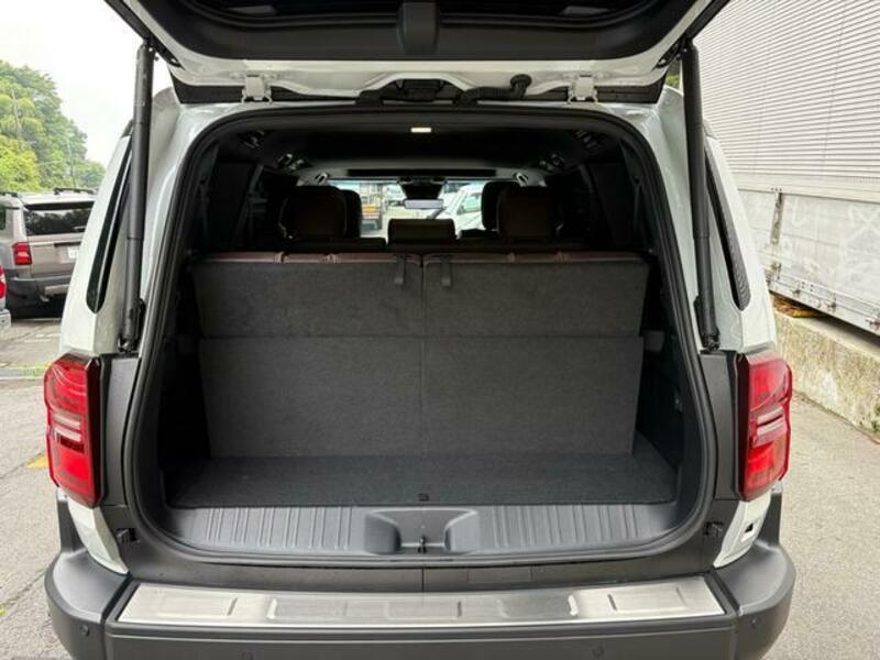 LAND CRUISER 250