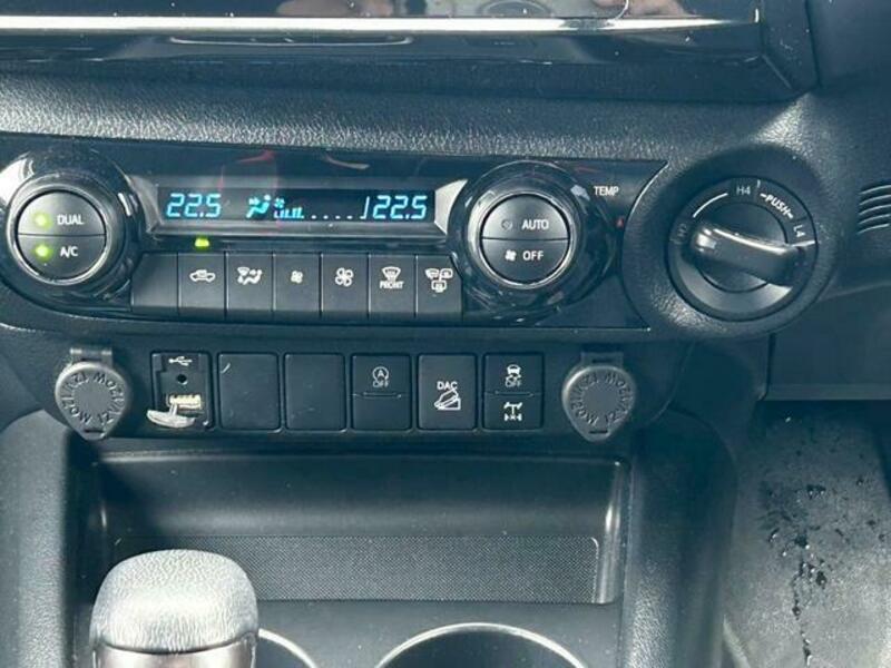 HILUX