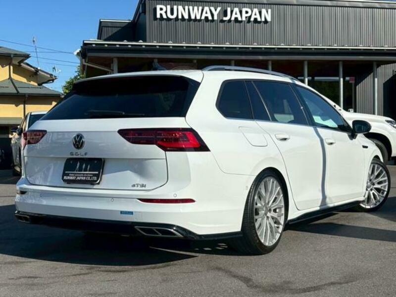 GOLF VARIANT