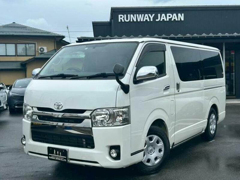 TOYOTA HIACE VAN
