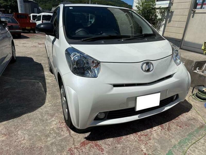 TOYOTA IQ