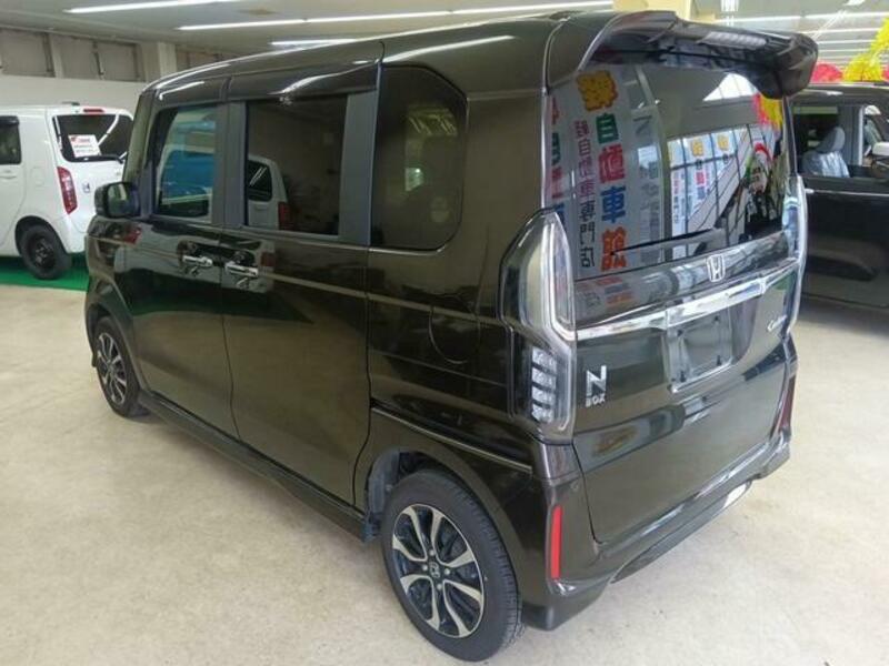 N BOX CUSTOM
