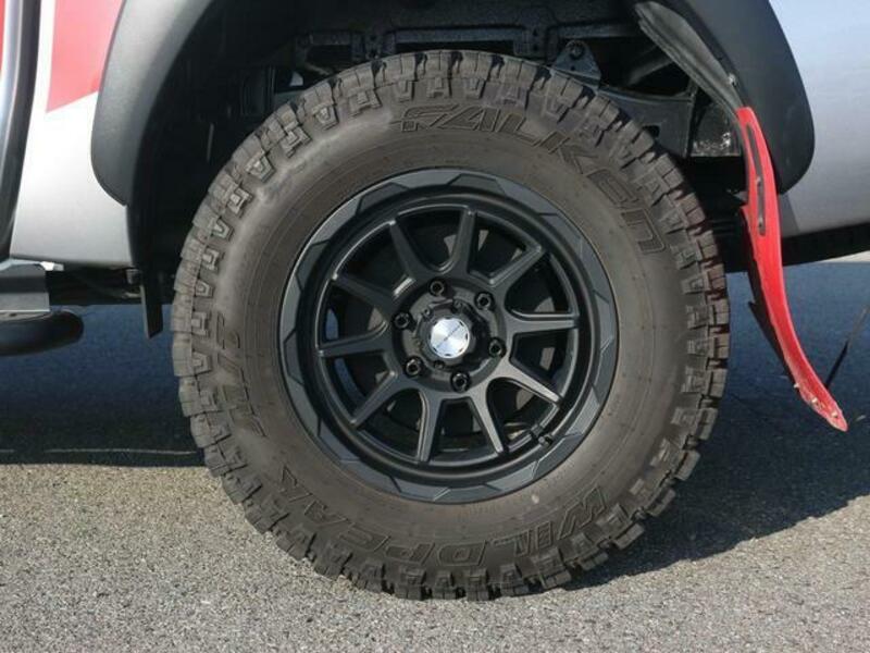HILUX