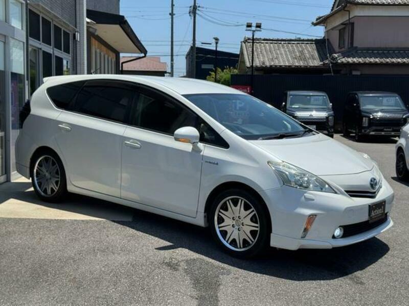 PRIUS ALPHA