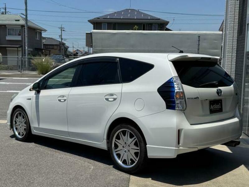 PRIUS ALPHA