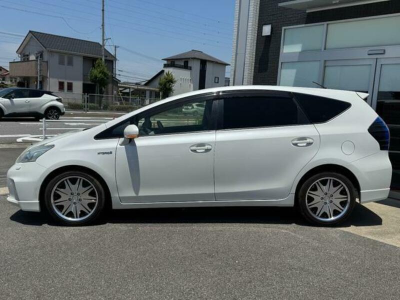 PRIUS ALPHA
