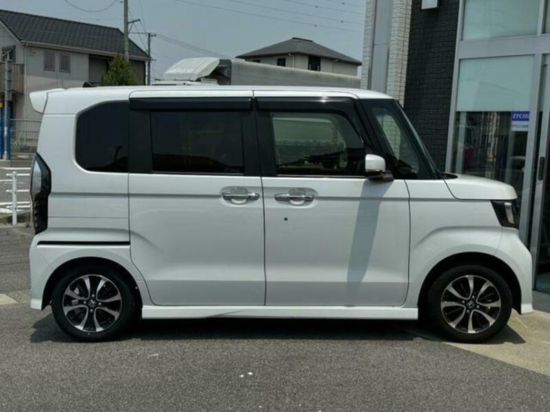 N BOX CUSTOM