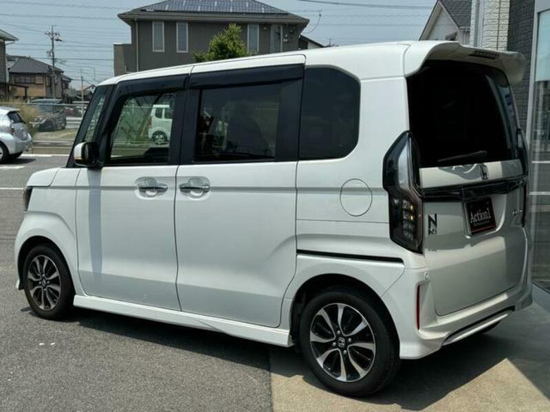 N BOX CUSTOM