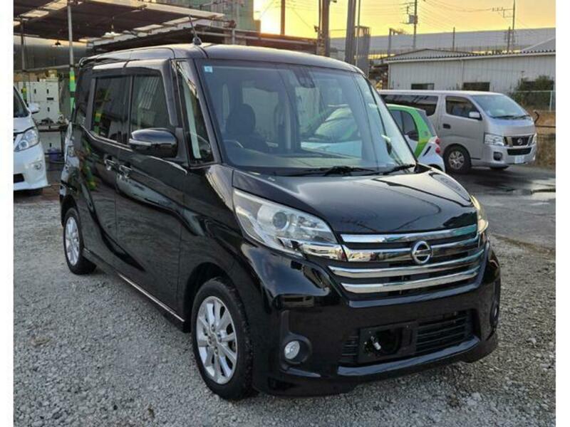 NISSAN DAYZ ROOX