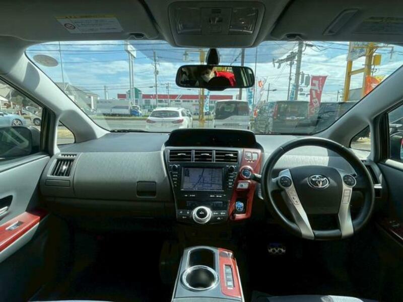 PRIUS ALPHA