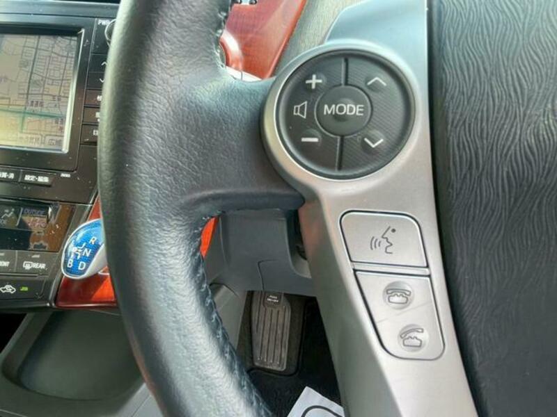 PRIUS ALPHA