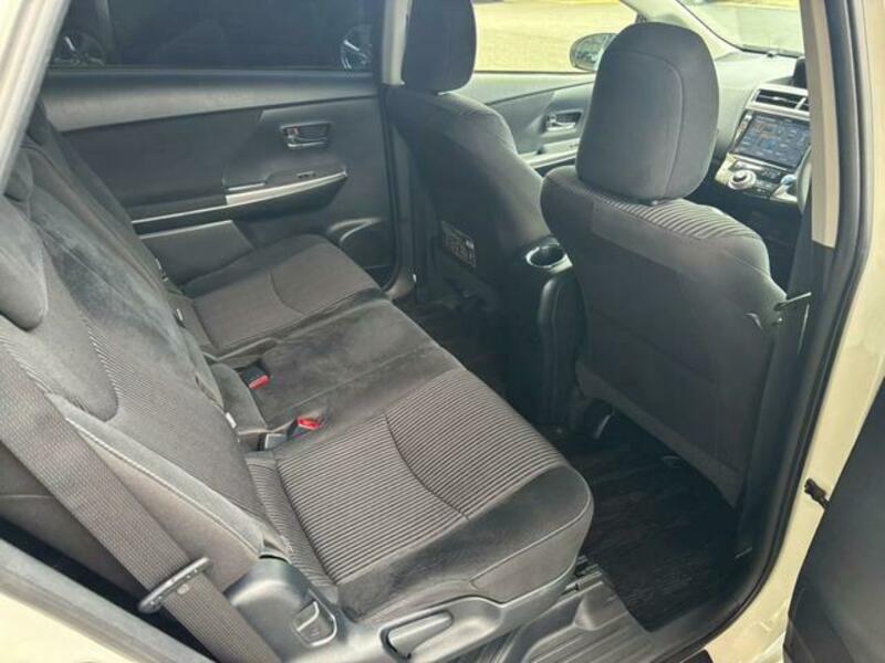 PRIUS ALPHA