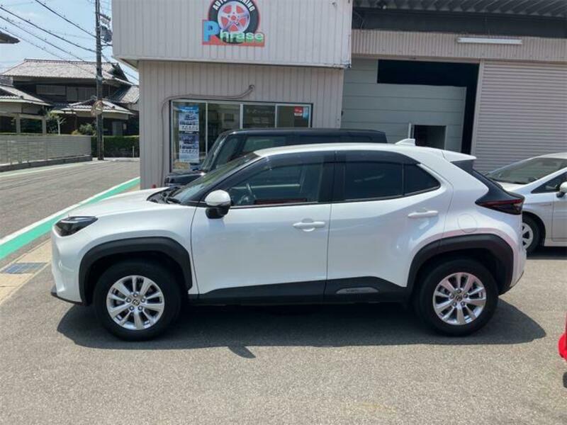 YARIS CROSS