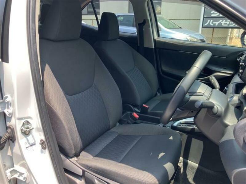 YARIS CROSS