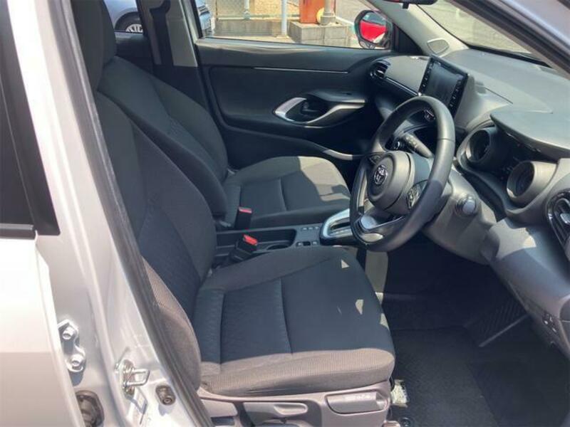 YARIS CROSS