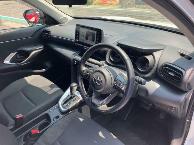 YARIS CROSS