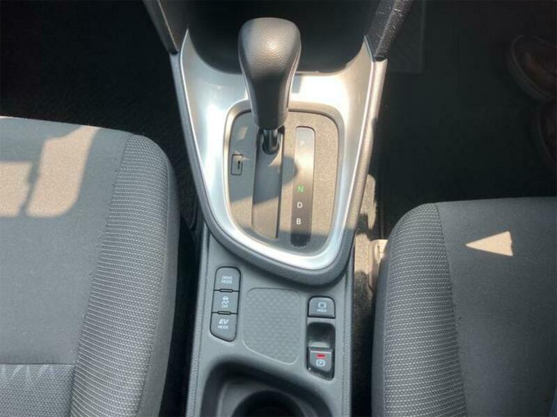 YARIS CROSS