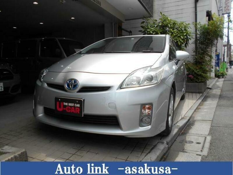 TOYOTA PRIUS