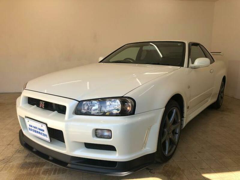 NISSAN SKYLINE