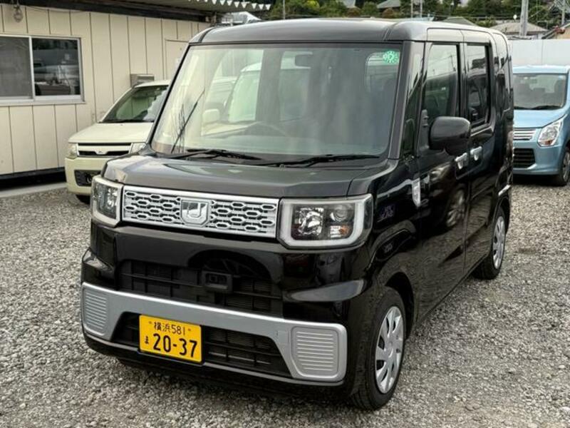 DAIHATSU WAKE