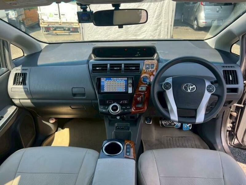 PRIUS ALPHA
